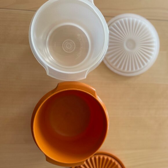 Tupperware - 2 Round Servalier Containers - Picture 2 of 8